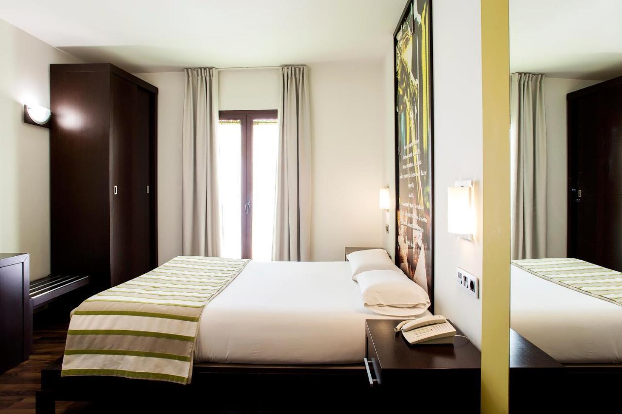 Hostal Aznaitin Baeza Extérieur photo