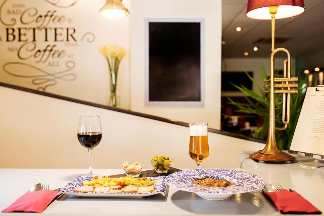 Hostal Aznaitin Baeza Extérieur photo